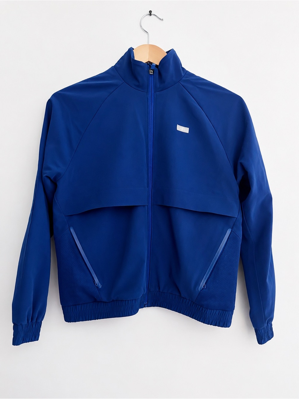 FIGS Sydney Scrub Jacket 5 Pockets, Classic Fit, Mesh Lining, 4-Way Stretch